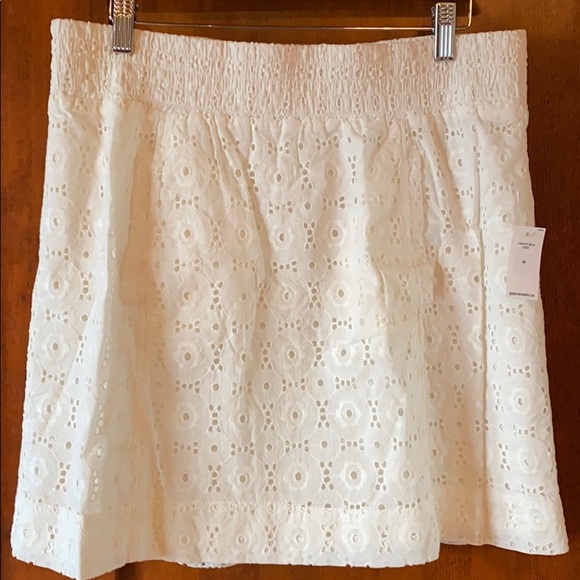 GAP Dresses & Skirts - NWT Gap eyelet skirt woman’s Med